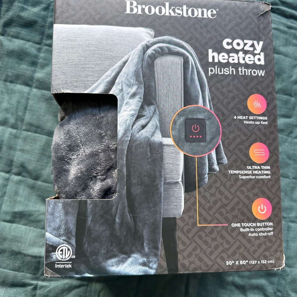 COPY - Brookstone Cozy Heated Plush Throw - Gray